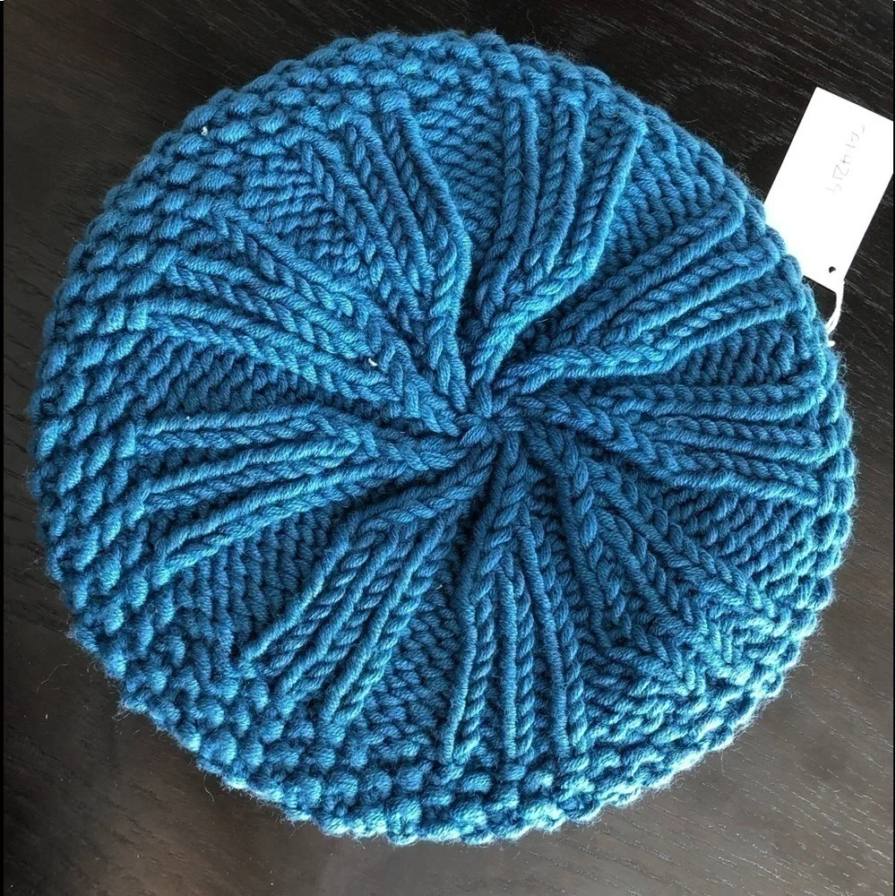 NWT Hat Attack Beret